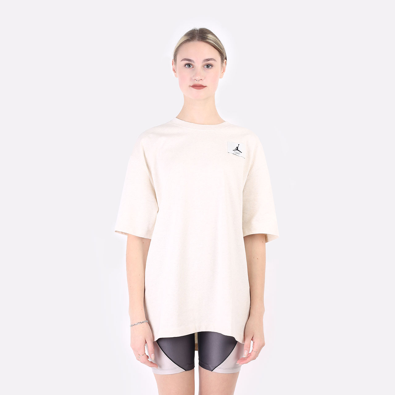 Женская футболка Jordan Jordan Essentials (DD7057-113)  - цена, описание, фото 3